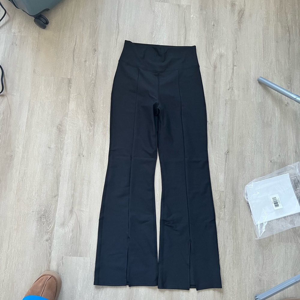 NWT Abercrombie Flare Leggings- black size XL